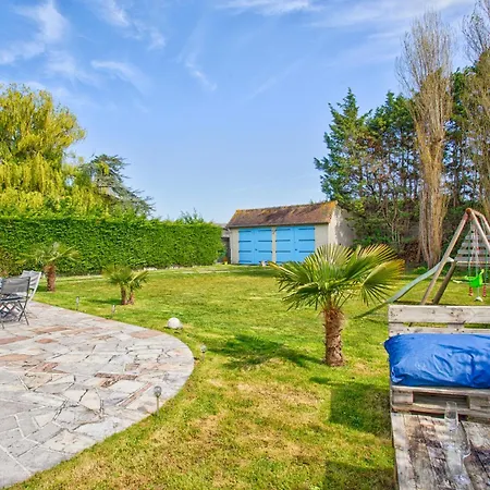 Maison Grand Jardin: Beachside Retreat Near Bayeux Holiday home