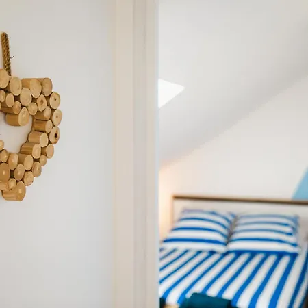 Feriehus L'effet Maison Renovee Lumineuse Confort Belle Terrasse Grand Jardin Clos Sans Vis A Vis Parking Jeux Pour Enfants 5 Mn A Pied De La D'asnelles Et Centre Bourg - Proche Bayeux Au Coeur Des Plages Du Debarquement