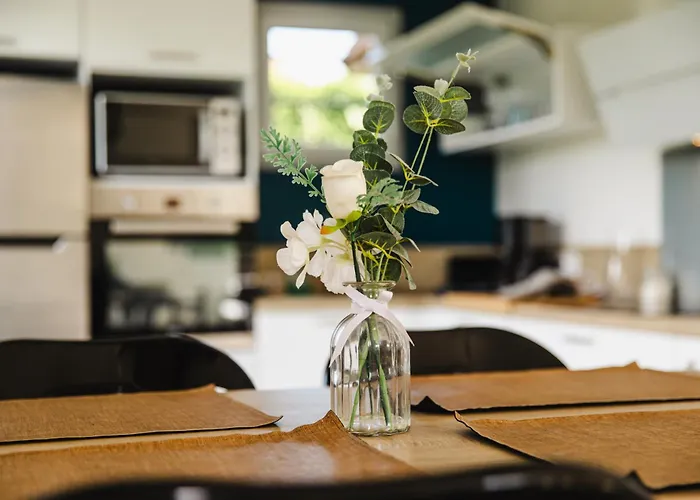 L'effet Maison Renovee Lumineuse Confort Belle Terrasse Grand Jardin Clos Sans Vis A Vis Parking Jeux Pour Enfants 5 Mn A Pied De La D'asnelles Et Centre Bourg - Proche Bayeux Au Coeur Des Plages Du Debarquement *